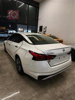 نيسان ألتيما